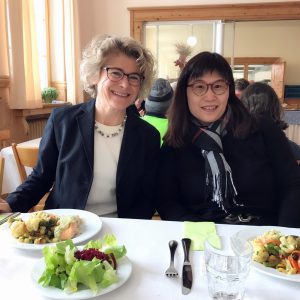 2018 02 瑞士阿爾卑斯高原中學參訪時與校長合影